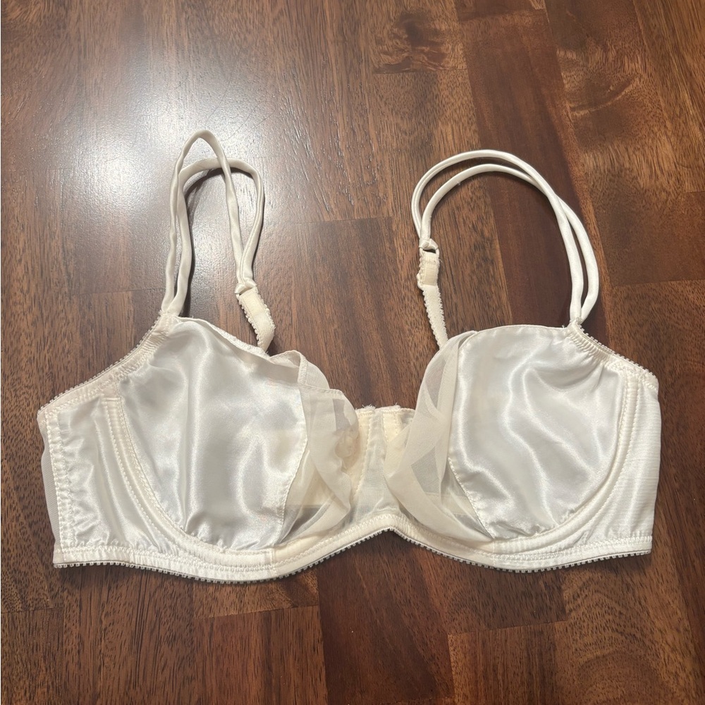 Victoria’s Secret Satin Mesh Gold Label Bra
